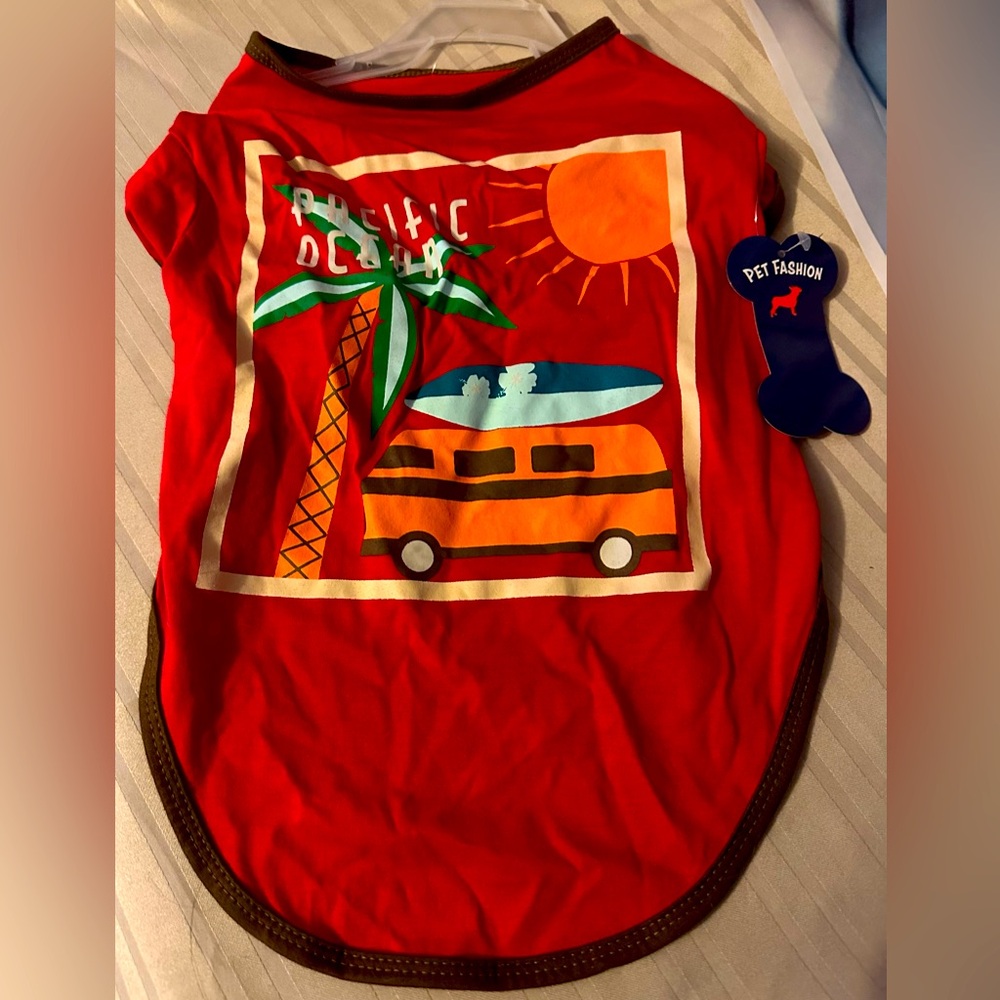 NWT Pet Fashion tee shirt in large size red color